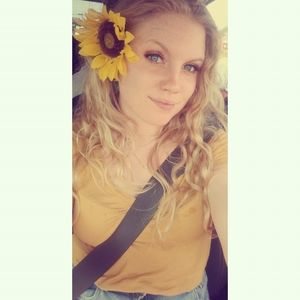 Meet your Posher, Hailey